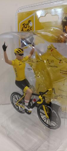 Cyclyste maillot jaune vainqueur TDF 2023 1/18 - SOLIDO S1809901
