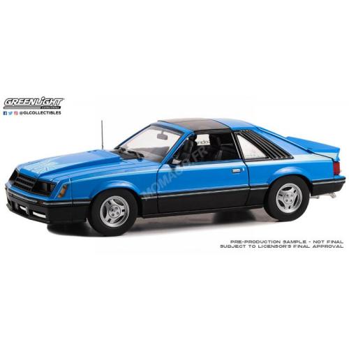 Miniature FORD MUSTANG Cobra Fastback Bleue Edition Limitée 1/18 GREENLIGHT 13679