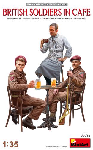 Soldats britanniques au café 1/35 - MINIART 35392